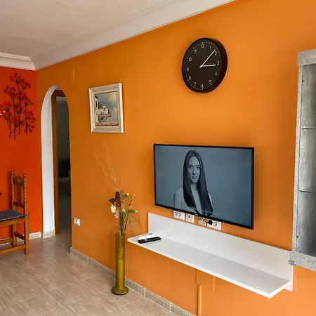 Atica Casa 110 Τορεβιέχα